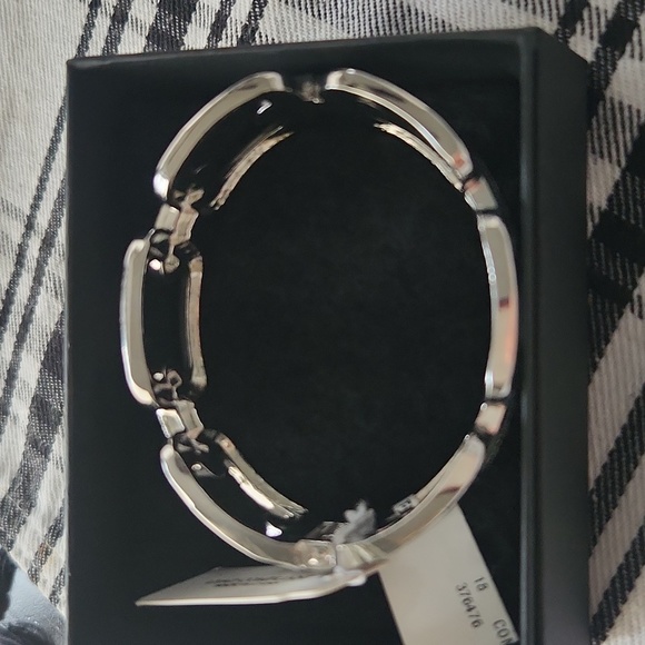 NWT Natasha Hinged Rhinestone Bangle Bracelet - Picture 5 of 5